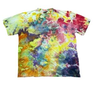 Custom Chicago Bulls Tie Dye Short Sleeve Tee Size XL Multicolor